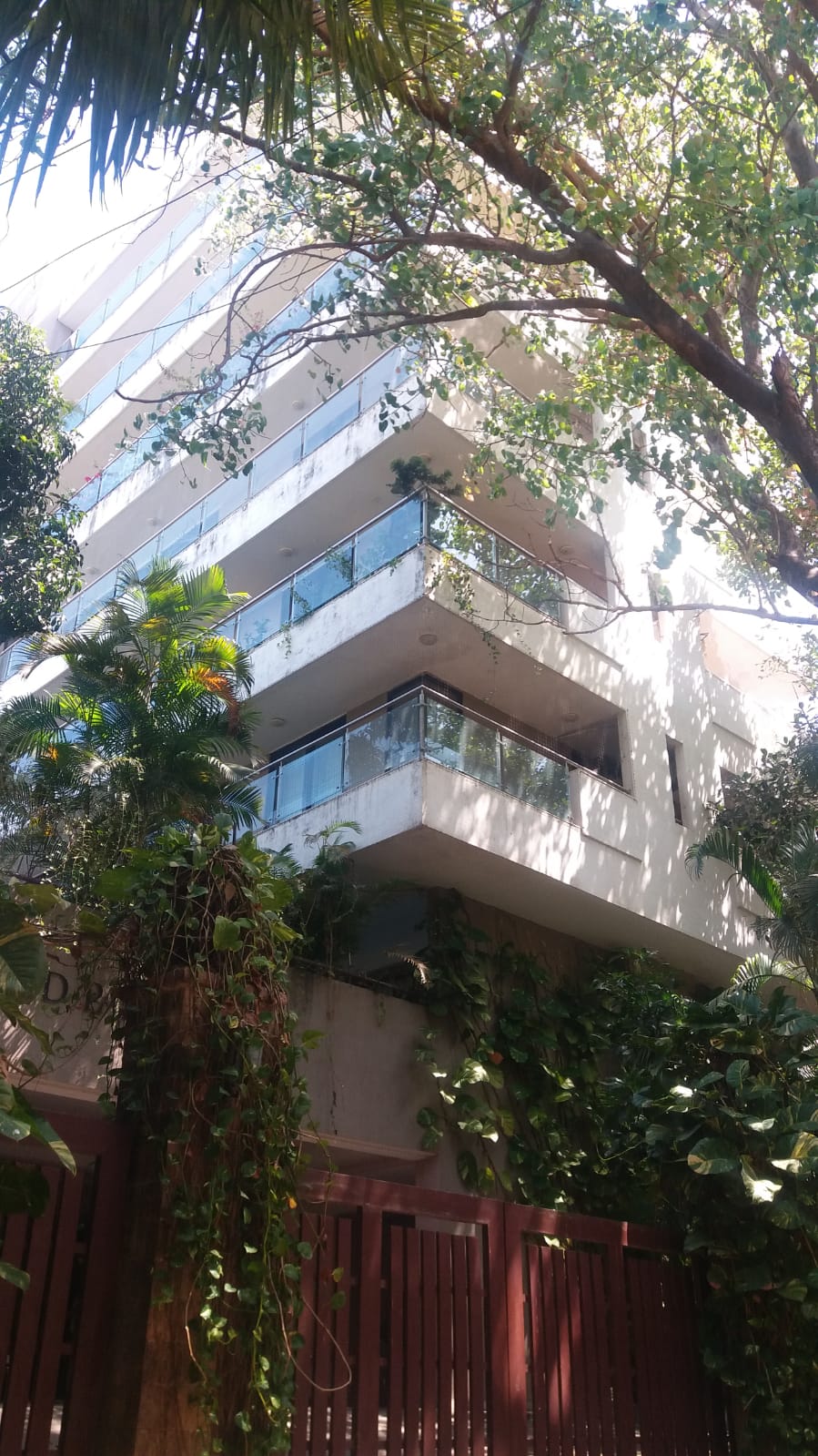 Building - Anand Palace, Bandra West